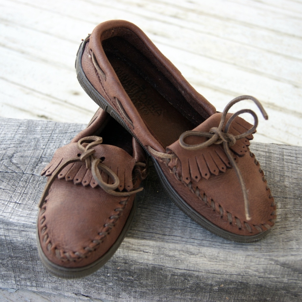 Vintage Minnetonka Moccasins SIZE 6.5 WOMENS